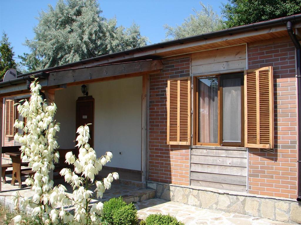 Villas And Bungalows Panorama Tschernomorez Exterior foto